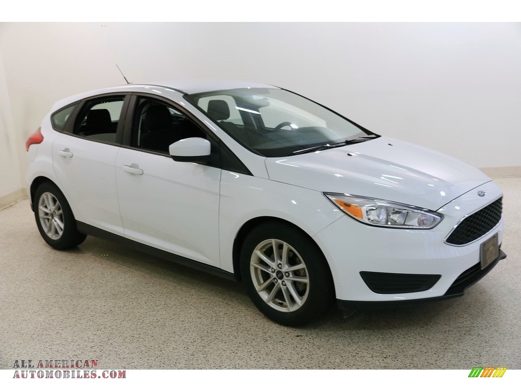 2018 Focus SE Hatch - Oxford White / Charcoal Black photo #1 2018 Focus SE Hatch - Oxford White / Charcoal Black photo #1