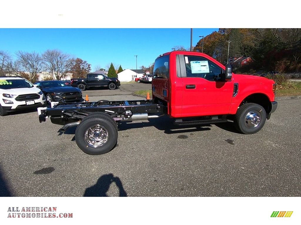 2019 F350 Super Duty XL Regular Cab 4x4 Chassis - Race Red / Earth Gray photo #24