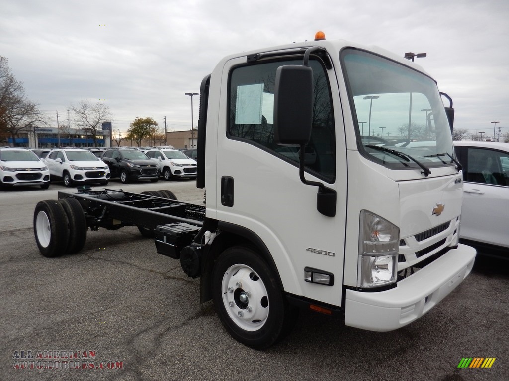 2019 Low Cab Forward 4500 Chassis - Arctic White / Pewter photo #2