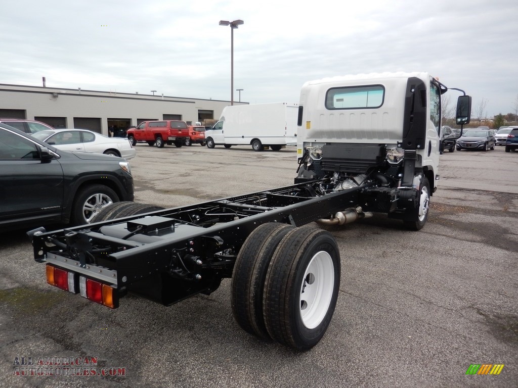 2019 Low Cab Forward 4500 Chassis - Arctic White / Pewter photo #3