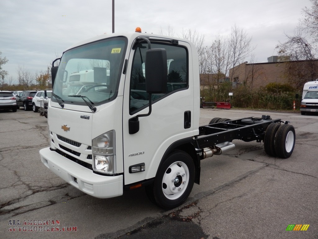 Arctic White / Pewter Chevrolet Low Cab Forward 4500 Chassis