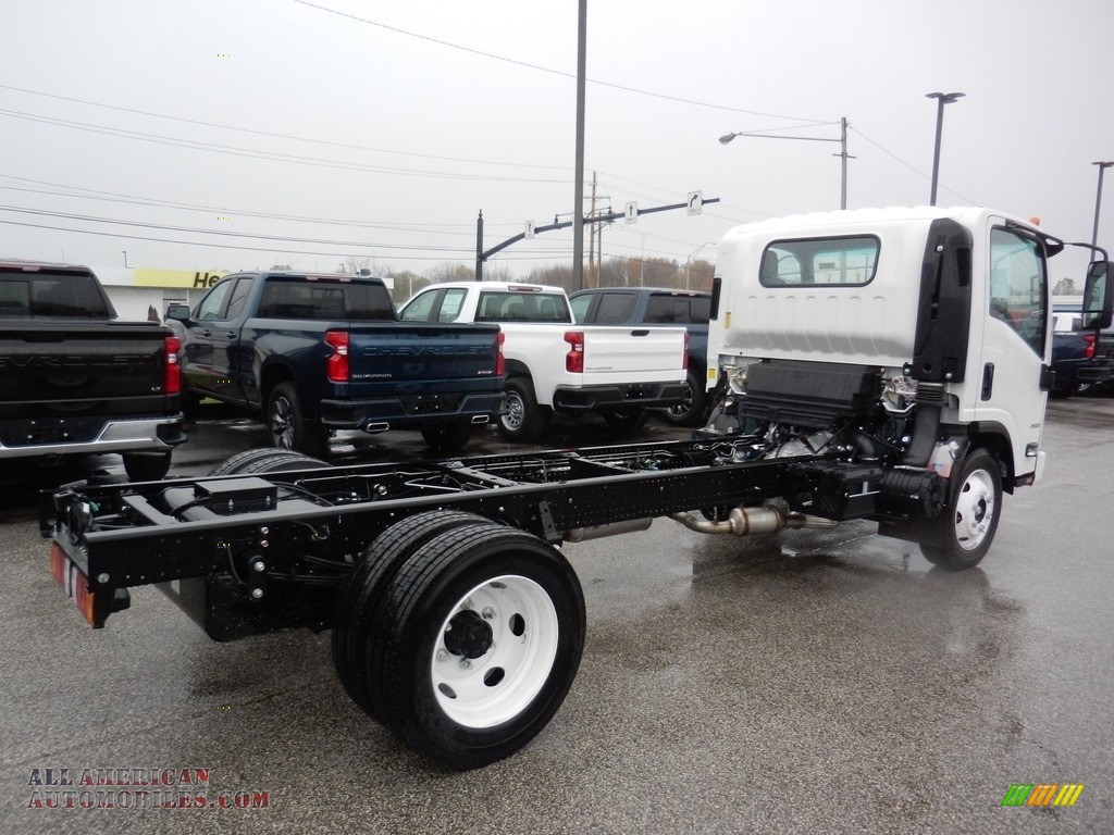 2019 Low Cab Forward 4500 Chassis - Arctic White / Pewter photo #3