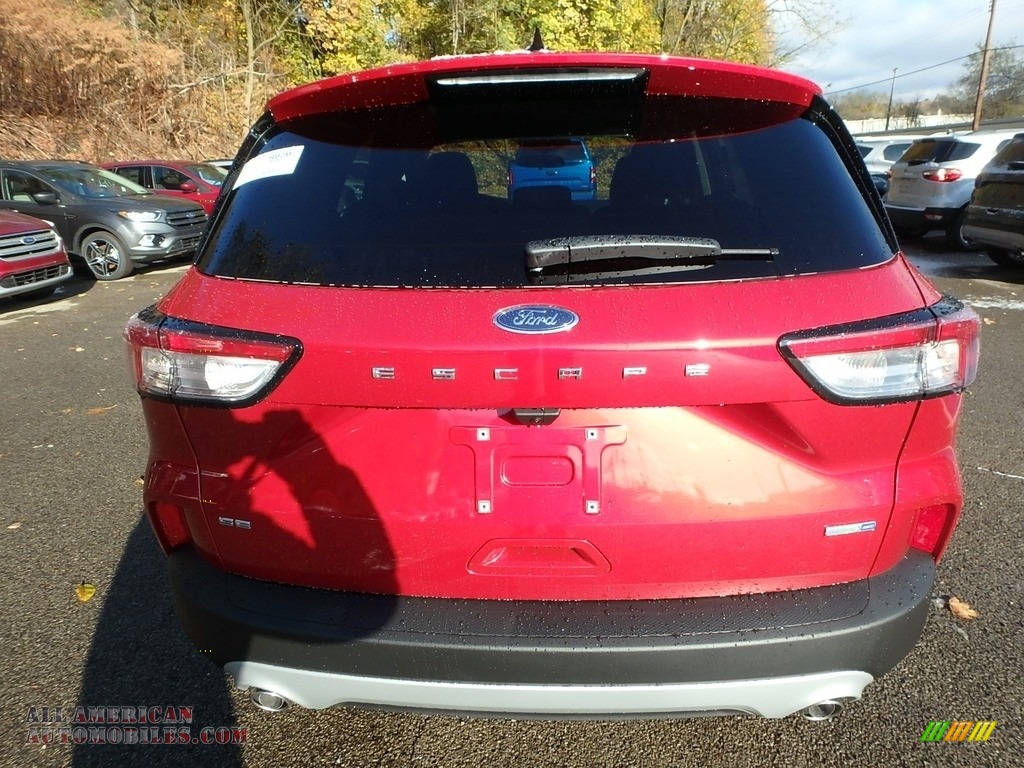 2020 Escape SE 4WD - Rapid Red Metallic / Sandstone photo #3