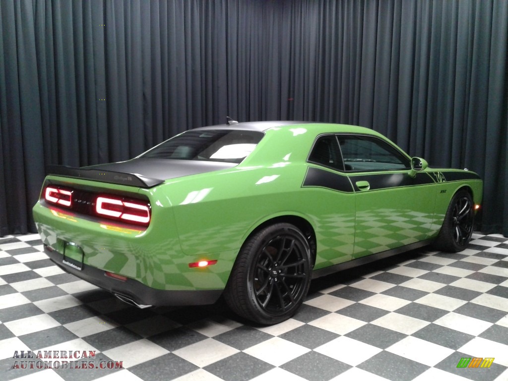 2017 Challenger T/A 392 - Green Go / Black photo #6