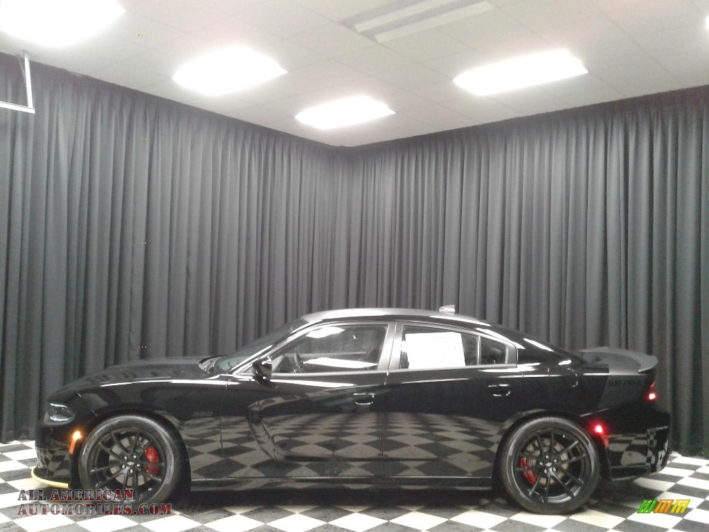 Pitch Black / Black Dodge Charger Daytona 392