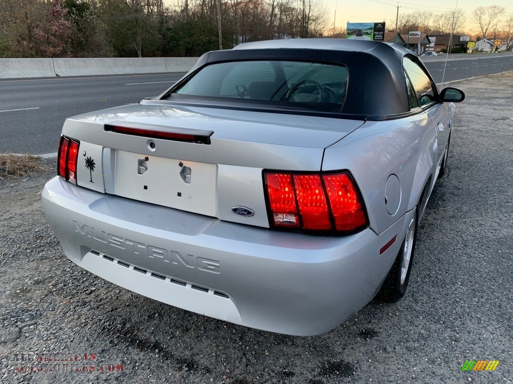 2004 Mustang Convertible - Silver Metallic / Medium Graphite photo #6