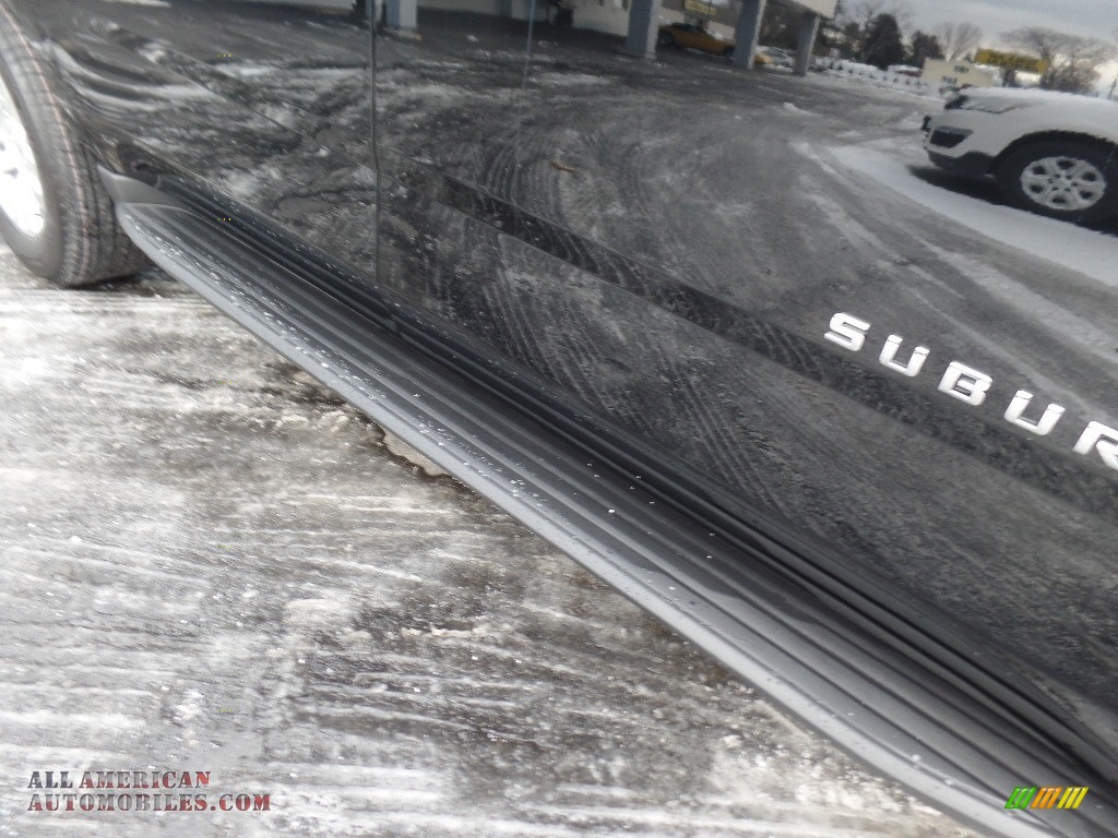2020 Suburban LT 4WD - Black / Jet Black photo #10
