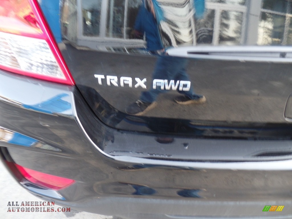 2020 Trax LS AWD - Mosaic Black Metallic / Jet Black photo #12