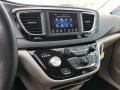 Chrysler Pacifica Touring L Brilliant Black Crystal Pearl photo #9