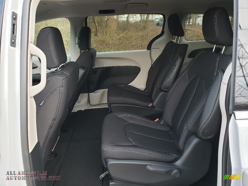 2020 Chrysler Voyager LX in Bright White for sale photo 6