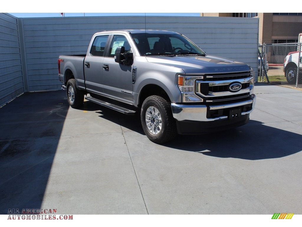 2020 Ford F250 Super Duty XLT Crew Cab 4x4 in Iconic Silver photo #2