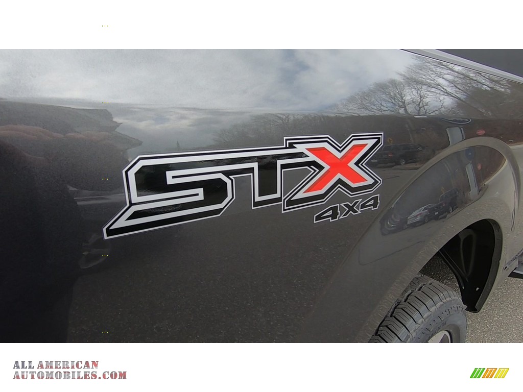2020 F150 STX SuperCab 4x4 - Magnetic / Black photo #9