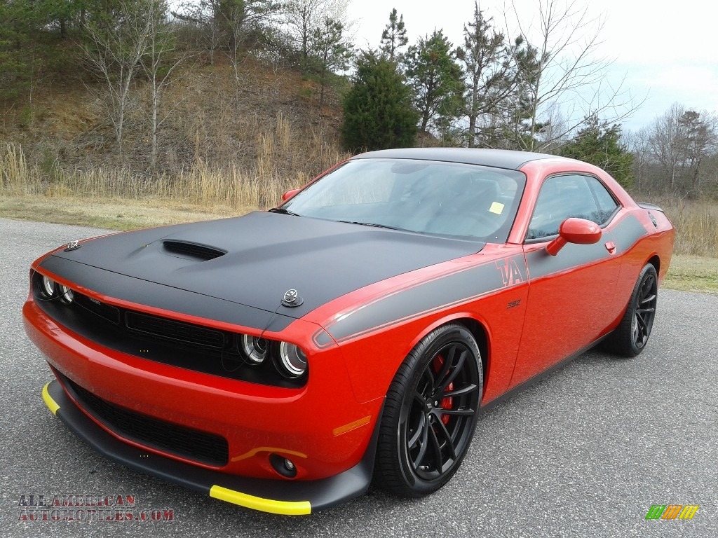 2019 Challenger T/A 392 - Torred / Black photo #2