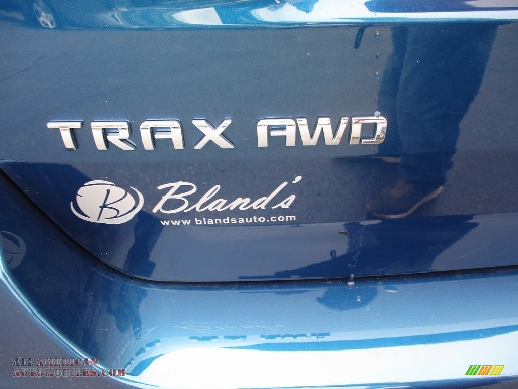 2020 Trax Premier AWD - Pacific Blue Metallic / Jet Black/­Light Ash photo #35
