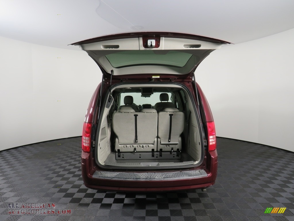 2008 Town & Country Touring - Inferno Red Crystal Pearlcoat / Medium Slate Gray/Light Shale photo #15