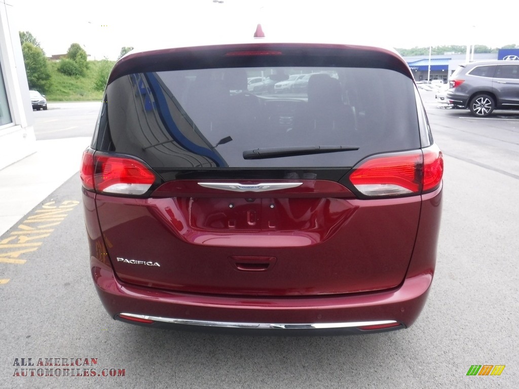 2018 Pacifica Touring Plus - Velvet Red Pearl / Black/Alloy photo #9