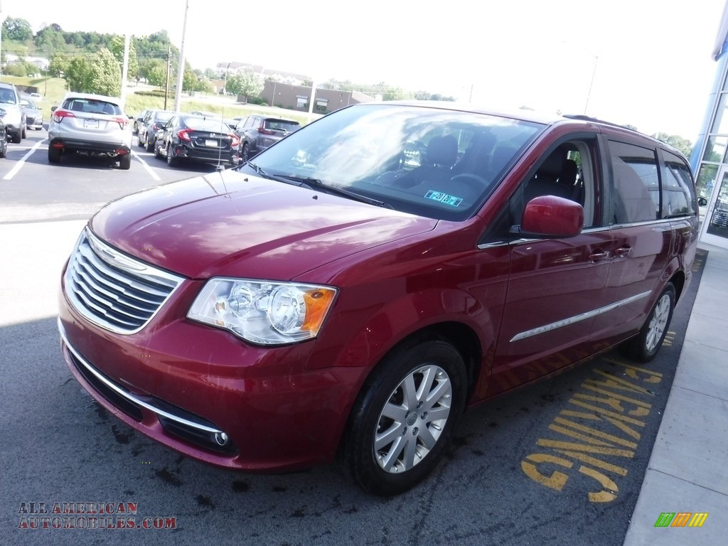 2014 Town & Country Touring - Deep Cherry Red Crystal Pearl / Black/Light Graystone photo #6
