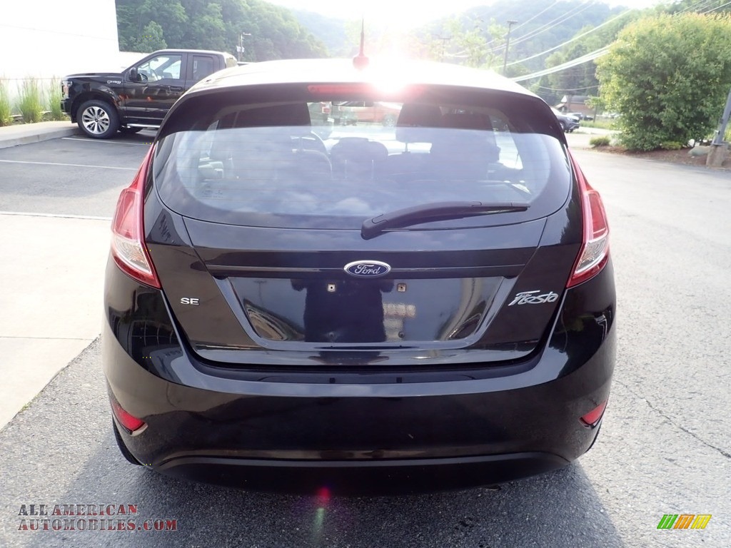 2014 Fiesta SE Hatchback - Tuxedo Black / Charcoal Black photo #3