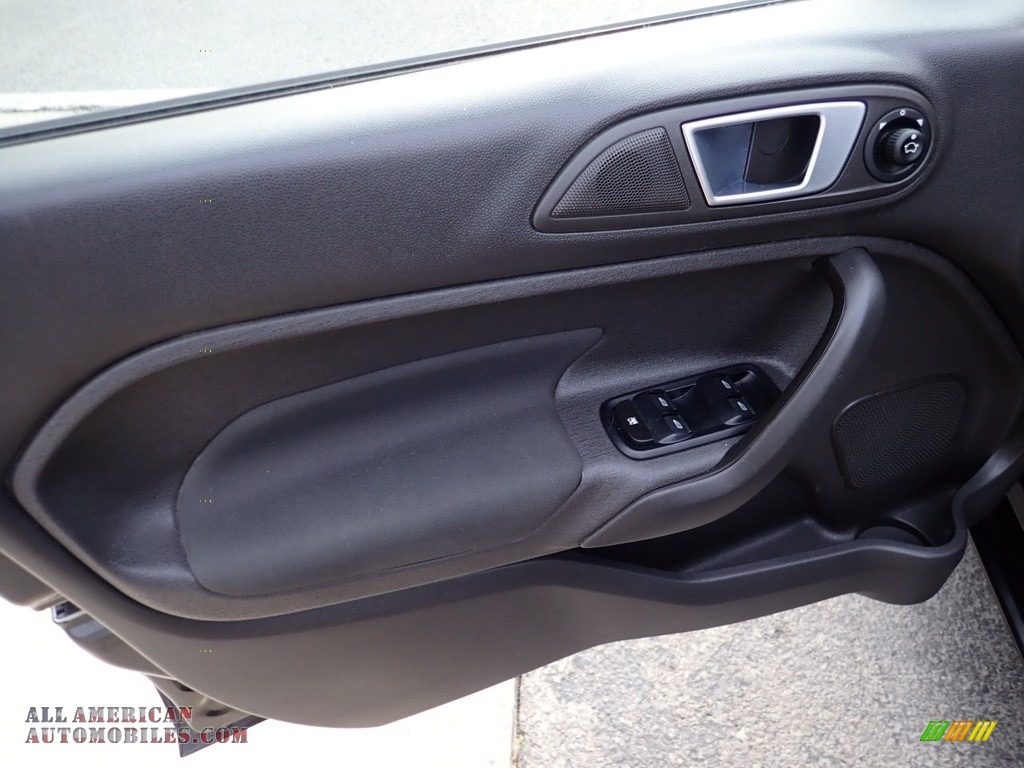 2014 Fiesta SE Hatchback - Tuxedo Black / Charcoal Black photo #19