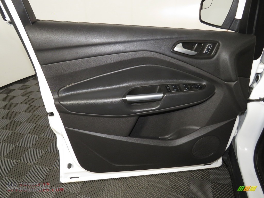 2015 Escape SE 4WD - Oxford White / Charcoal Black photo #17