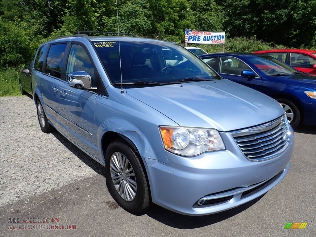 2013 Town & Country Touring - L - Crystal Blue Pearl / Black/Light Graystone photo #5