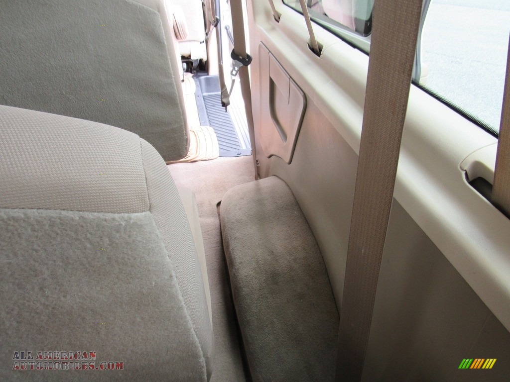 2013 E Series Van E350 XLT Extended Passenger - Pueblo Gold Metallic / Medium Pebble photo #44