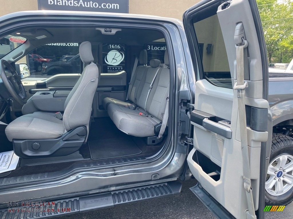 2018 F150 XLT SuperCab 4x4 - Magnetic / Earth Gray photo #28