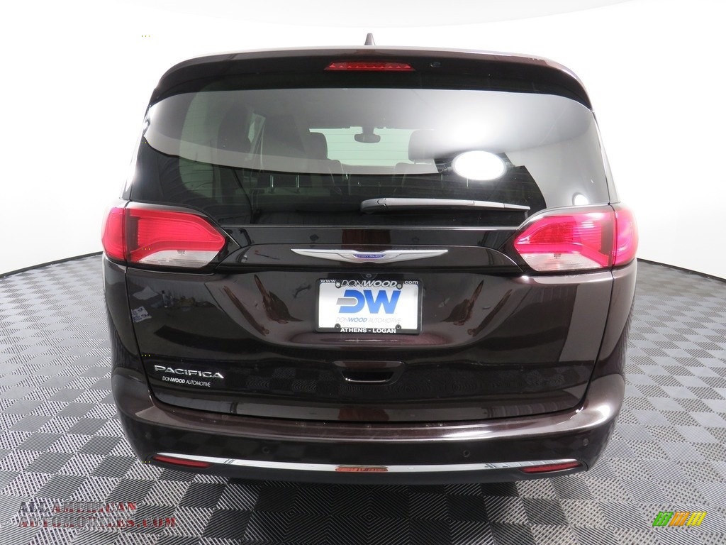 2017 Pacifica Touring L - Velvet Red Pearl / Cognac/Alloy/Toffee photo #13