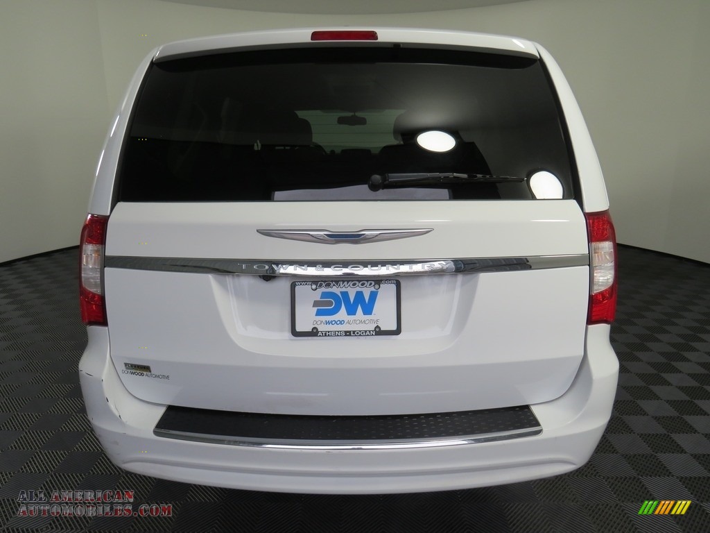 2016 Town & Country Touring - Bright White / Black/Light Graystone photo #13