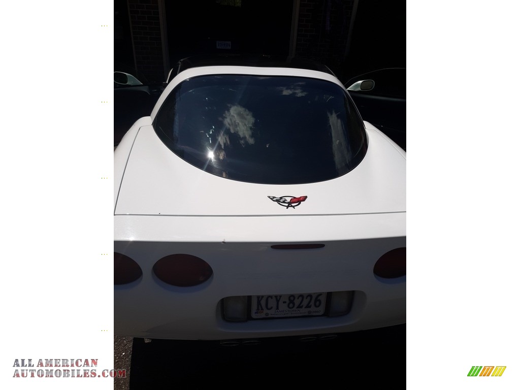 1998 Corvette Coupe - Arctic White / Firethorn Red photo #8
