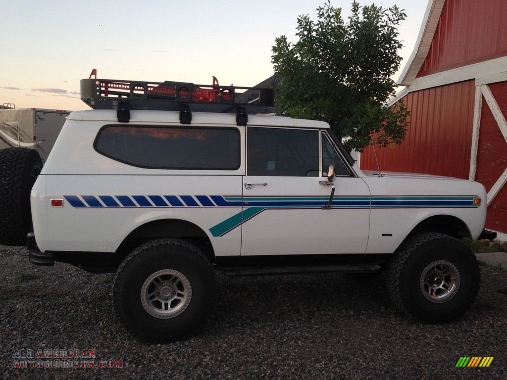 1980 Scout II 4x4 - White / Gray/Black photo #1