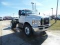Ford F750 Super Duty Regular Cab Chassis Oxford White photo #2