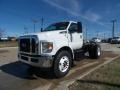 Ford F750 Super Duty Regular Cab Chassis Oxford White photo #4