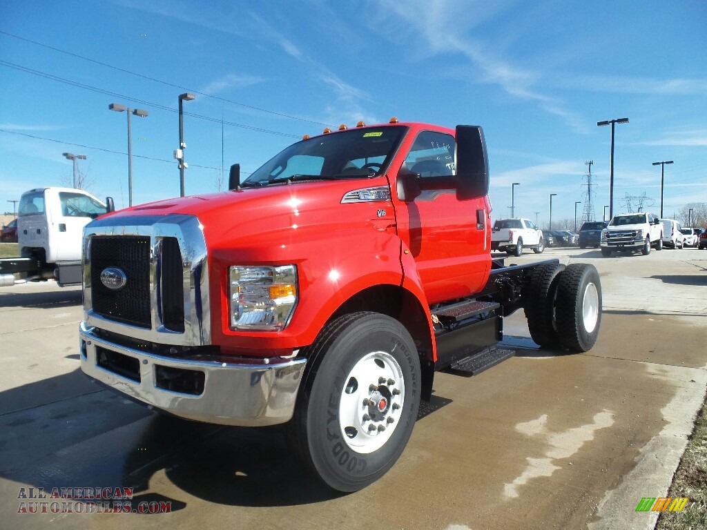 2019 F750 Super Duty Regular Cab Chassis - Race Red / Earth Gray photo #4