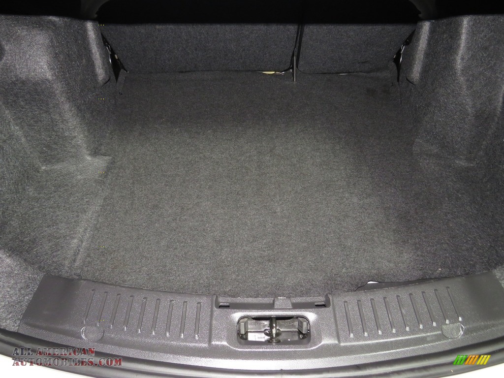 2017 Fiesta SE Sedan - Oxford White / Charcoal Black photo #13