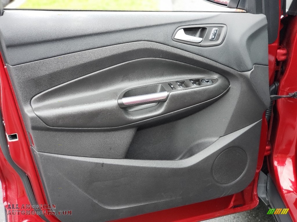 2016 Escape SE 4WD - Ruby Red Metallic / Charcoal Black photo #30