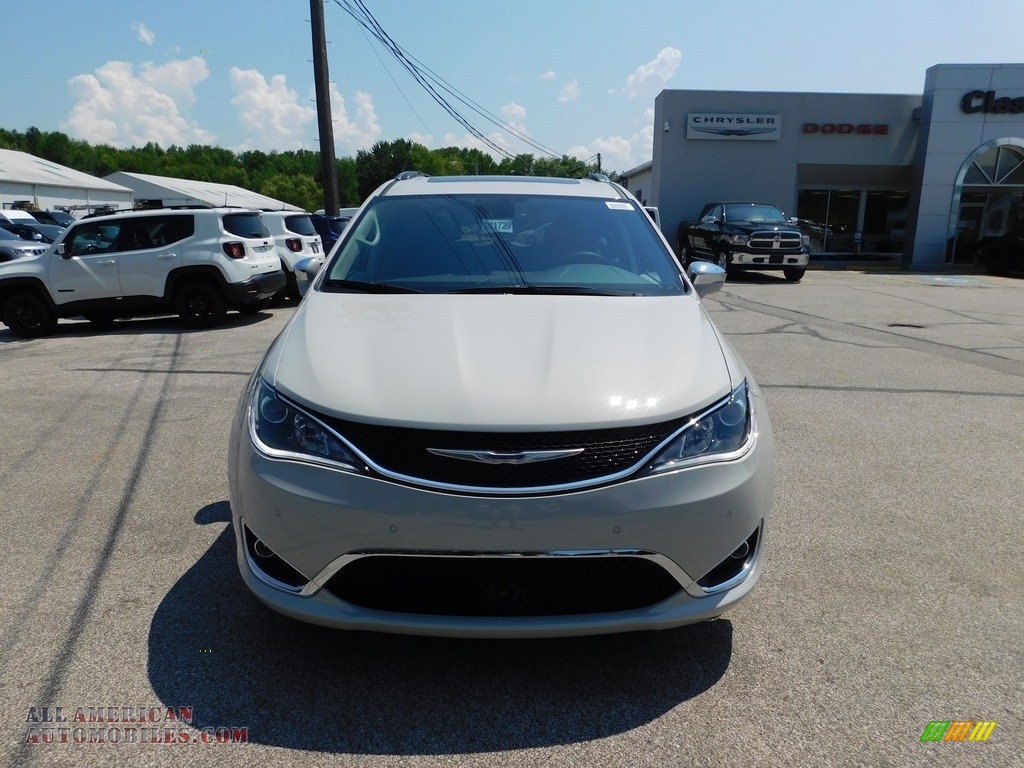 2020 Pacifica Limited - Luxury White Pearl / Alloy/Black photo #3