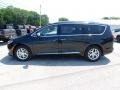 Chrysler Pacifica Limited Brilliant Black Crystal Pearl photo #5