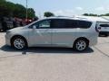 Chrysler Pacifica Limited Luxury White Pearl photo #4
