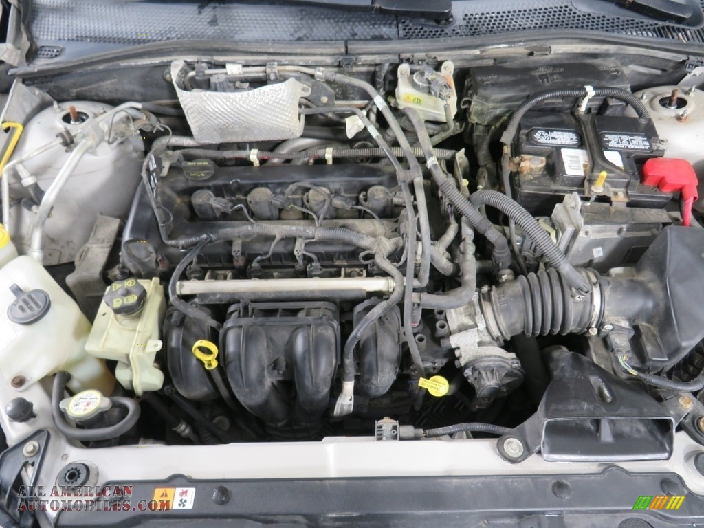 2008 Focus SE Sedan - Silver Frost Metallic / Charcoal Black photo #6