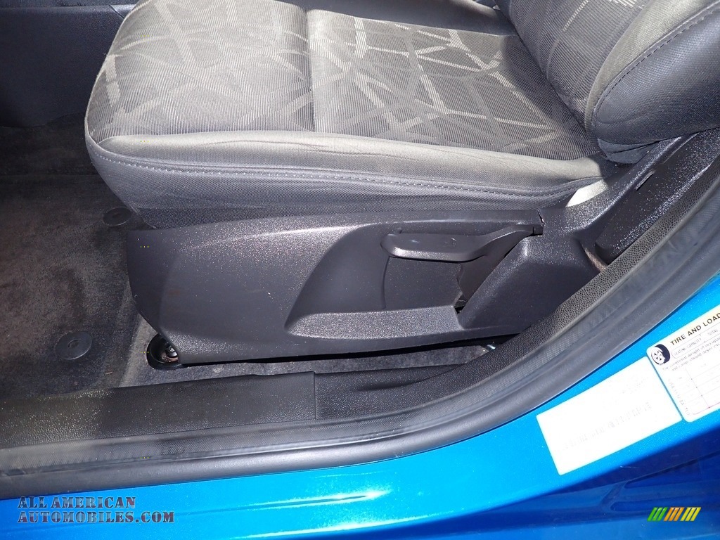2013 Fiesta SE Sedan - Blue Candy / Charcoal Black/Light Stone photo #17