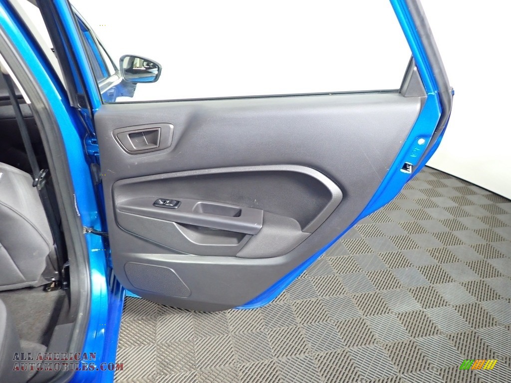 2013 Fiesta SE Sedan - Blue Candy / Charcoal Black/Light Stone photo #21