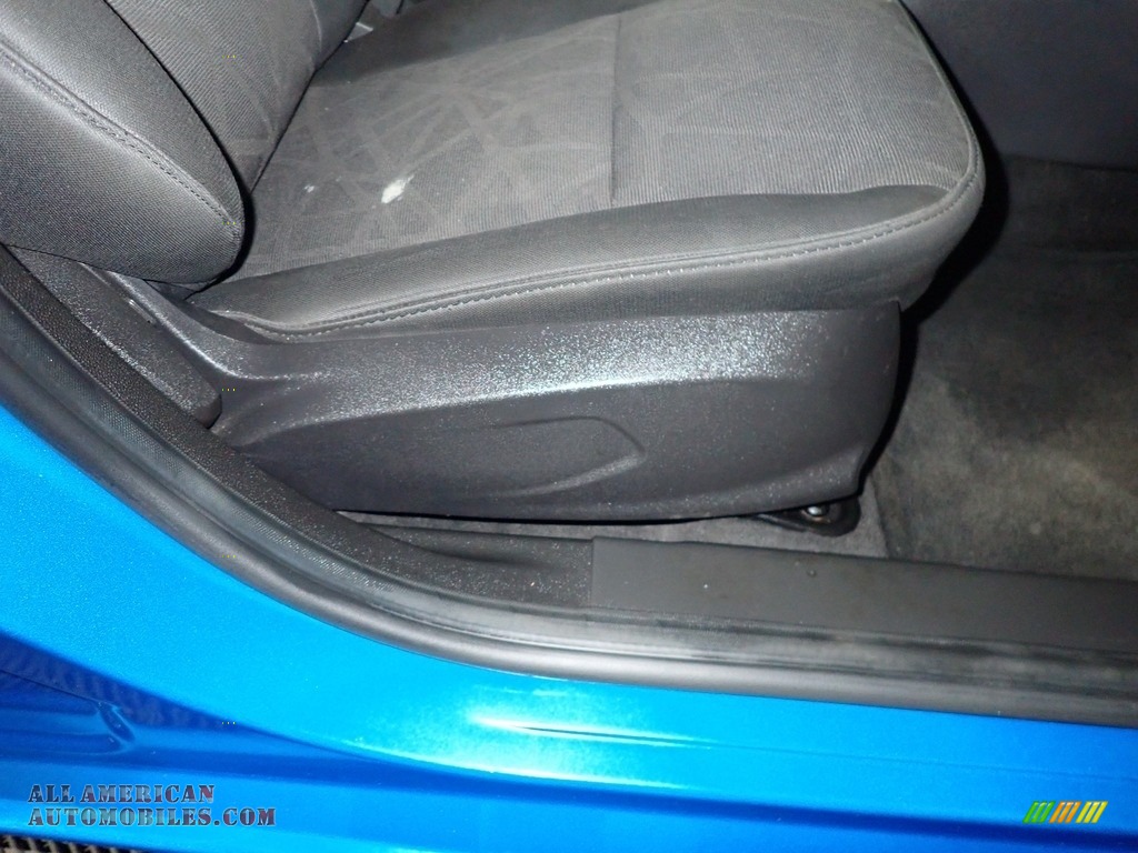 2013 Fiesta SE Sedan - Blue Candy / Charcoal Black/Light Stone photo #24