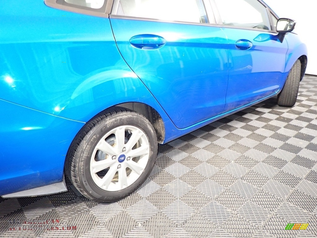 2013 Fiesta SE Sedan - Blue Candy / Charcoal Black/Light Stone photo #15