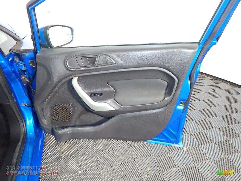 2013 Fiesta SE Sedan - Blue Candy / Charcoal Black/Light Stone photo #23