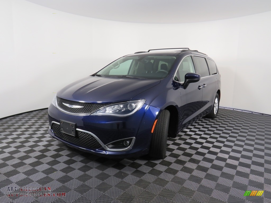 2017 Pacifica Touring L - Jazz Blue Pearl / Black/Alloy photo #8
