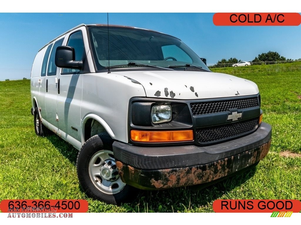 Summit White / Neutral Chevrolet Express 2500 Commercial Van