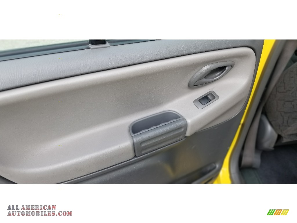 2003 Tracker ZR2 4WD Hard Top - Yellow / Medium Gray photo #15