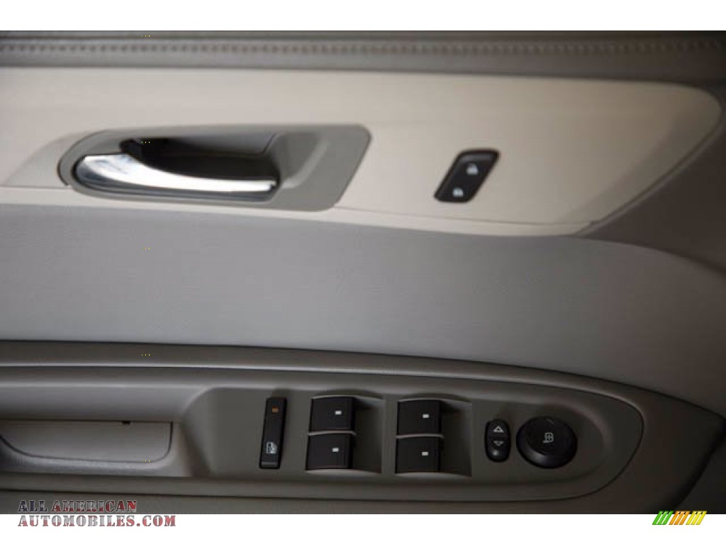 2016 Chevrolet Traverse LS in Summit White photo #27 - 187205 | All