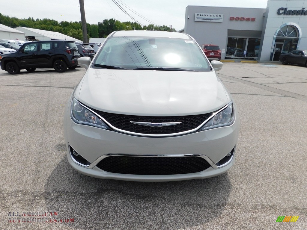2020 Pacifica Touring - Luxury White Pearl / Alloy/Black photo #3